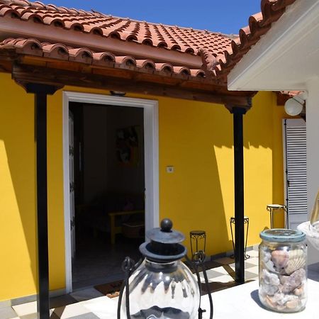 The Yellow Art Home カラマタ エクステリア 写真