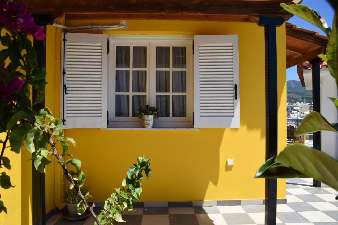 The Yellow Art Home カラマタ エクステリア 写真
