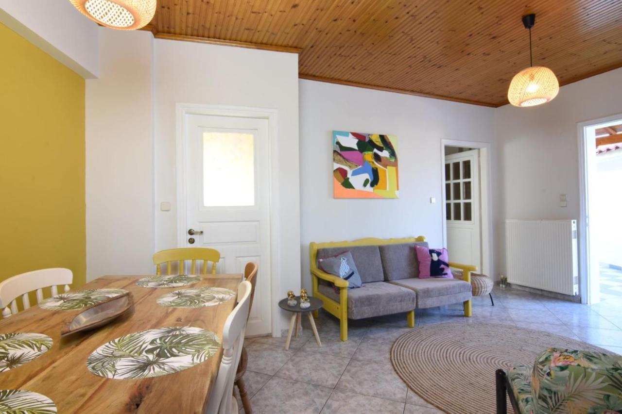The Yellow Art Home カラマタ エクステリア 写真