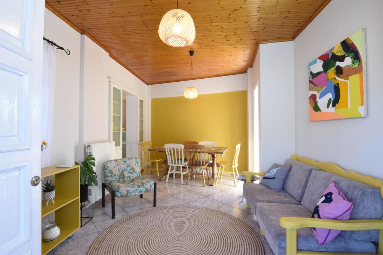 The Yellow Art Home カラマタ エクステリア 写真
